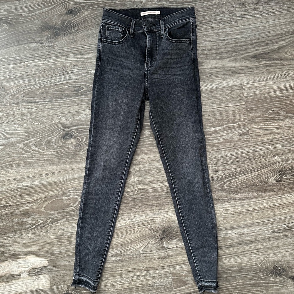 Levi’s 720 High Rise Super Skinny black jeans